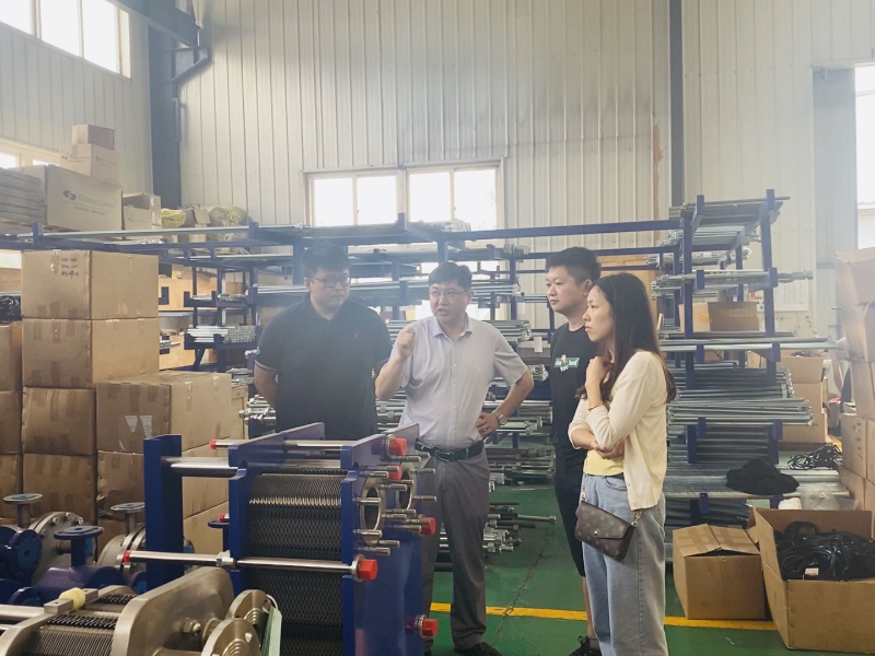 江蘇科技大學船舶方向碩士生導師進廠進行深入交流并達成長期合作意向