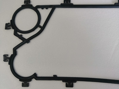 半成品部件因素對板式換熱器膠條硫化過程產生氣泡的原因分析