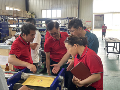 牛商爭霸賽文案客服青島瑞普特交流會，關于智慧與共生的激烈碰撞