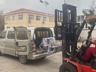 山東專業(yè)板式換熱器生產(chǎn)廠家提醒您，設(shè)備自提時(shí)要注意車的承重