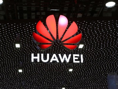 華為芯片斷供首日，掌握核心技術就不會無芯可用，同樣適用于板換生產